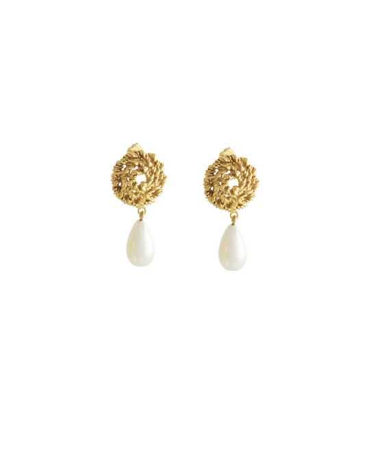 Twisted pearl earrings