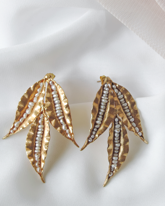 Perle leaf earrings