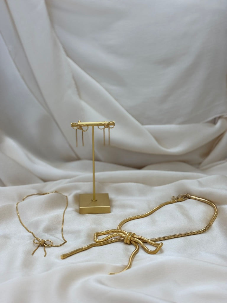 Extra Large Knot Necklace